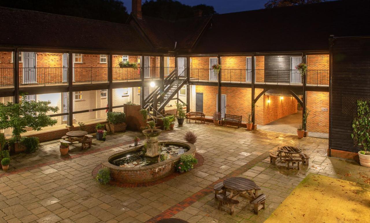 Cottesmore Hotel Golf & Country Club Crawley  Buitenkant foto